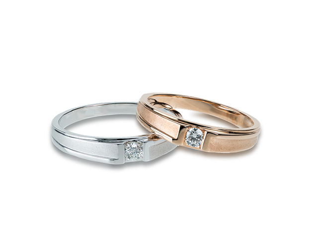 18K金镶嵌钻石戒指