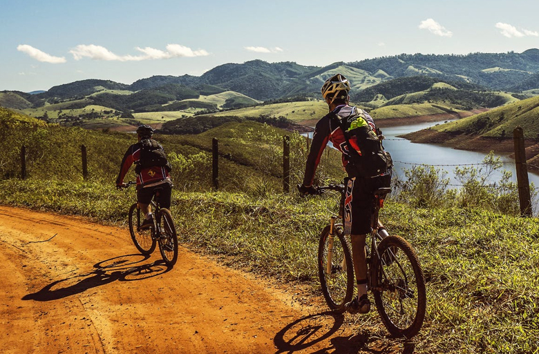 古稀老人骑行318，没有终点，走到哪儿算哪儿