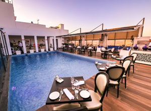 大堂酒吧及露天茶座